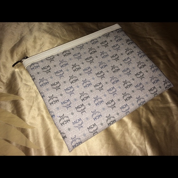 MCM White Pouch - Picture 2 of 6
